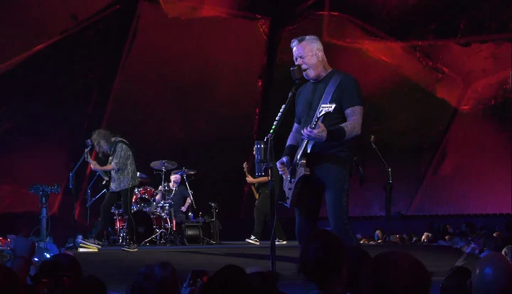 Metallica divulga vídeo profissional de "Devil's Dance" no Sphere, faixa que não era tocada ao vivo havia 18 anos
