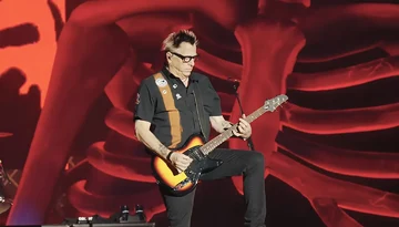 Noodles, guitarrista do The Offspring, se afasta dos shows por um problema de saúde repentino