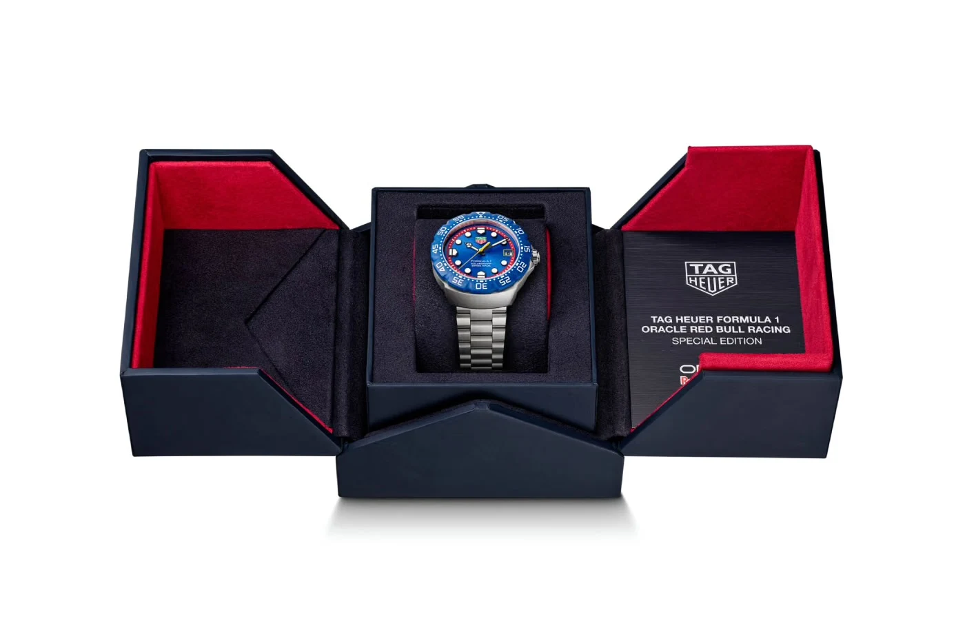 TAG Heuer lança um relógio comemorativo dos dez anos de parceria com a equipe Red Bull da Fórmula 1 (imagem 6)