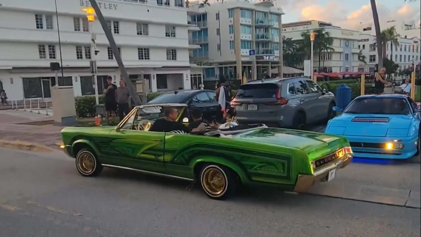 Um comboio de carros com “cara de GTA em Vice City” levantou especulações de que “alguma coisa em live-action” está sendo feito pela Rockstar